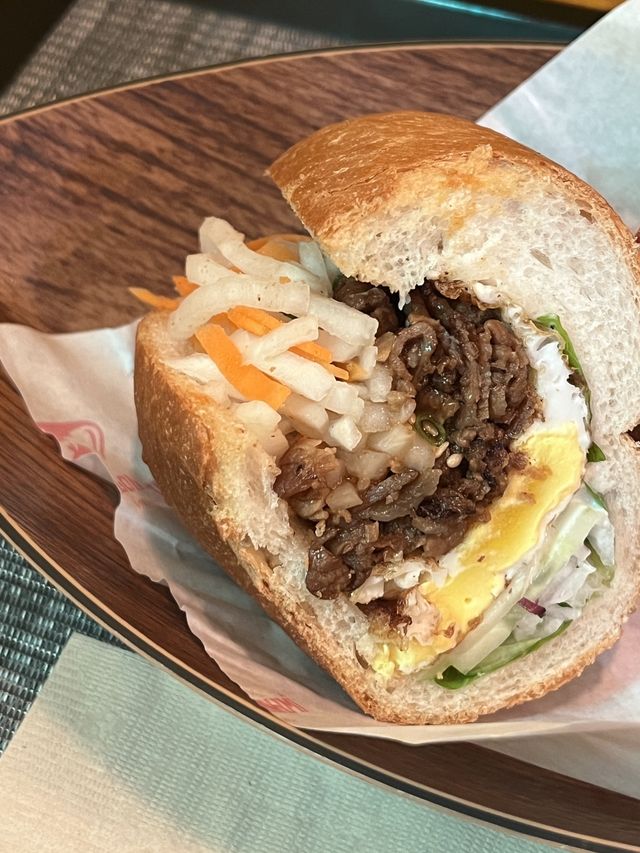 베트남 현지 맛을 느낄 수 있는 합정 반미 맛집 하롱반미