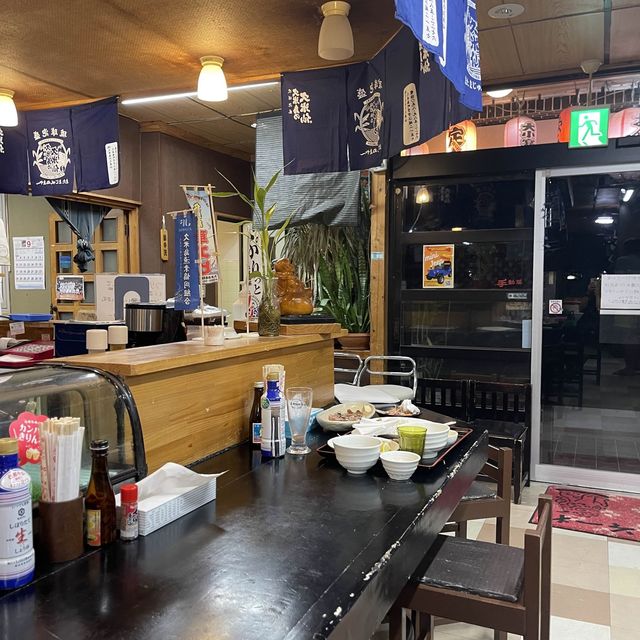 구메지마 최고의 맛집이자 이자카야, 나미지(波路)