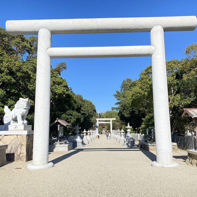 国生み神話の伊弉諾神宮（いざなぎじんぐう）