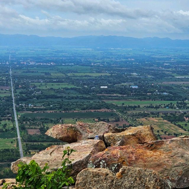 เขาพระยาเดินธง จ.ลพบุรี