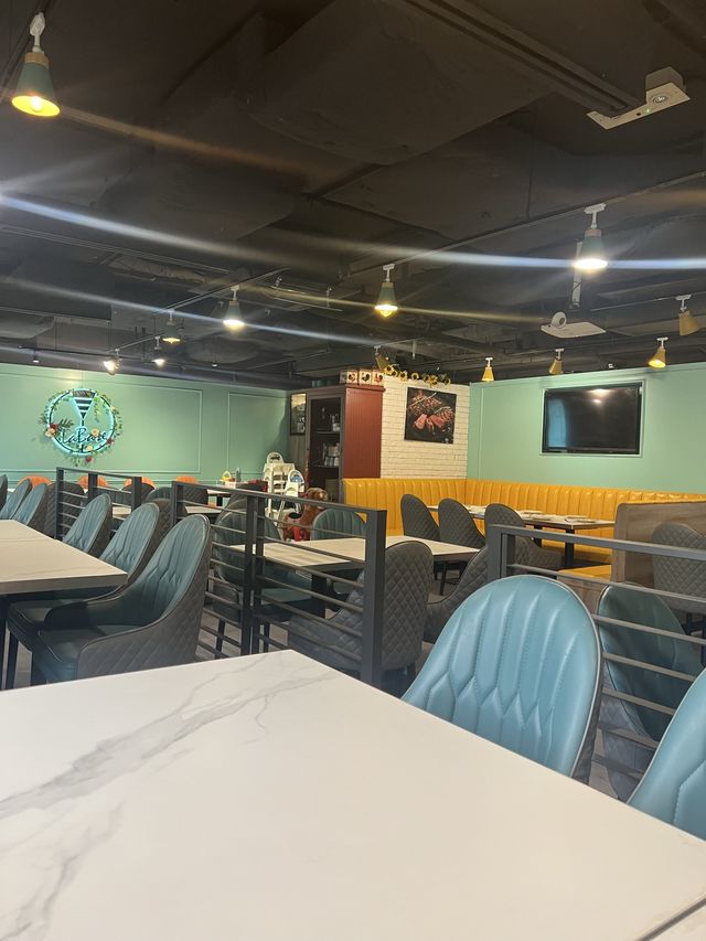 尖沙咀寬敞西餐廳🍴 尖沙咀寬敞西餐廳🍴