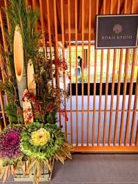 【京都】天然温泉の屋外プールを堪能！ステイしながら心身共にととのうホテル✨