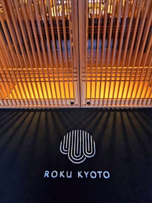【京都】天然温泉の屋外プールを堪能！ステイしながら心身共にととのうホテル✨