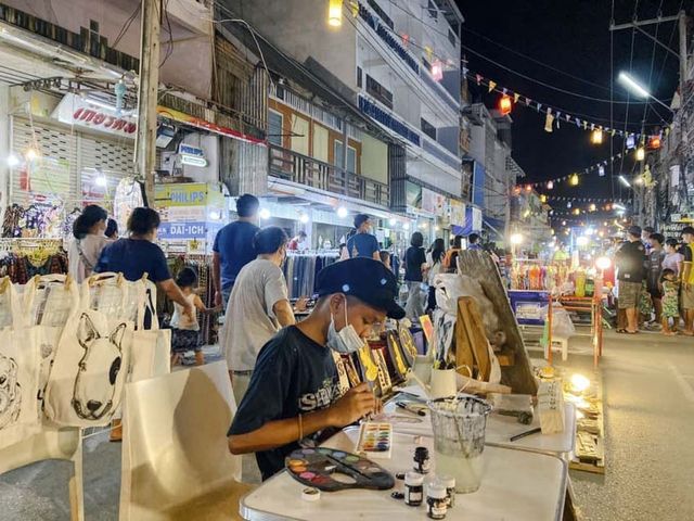 ถนนคนเดินไทหล่ม จ.เพชรบูรณ์