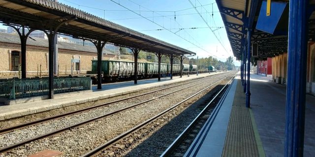 塞哥維亞火車站：美麗歷史悠久的交通樞扭
