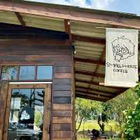 Small House Coffee 🌿คาเฟ่บ้านไม้ ริมน้ำ ชลบุรี
