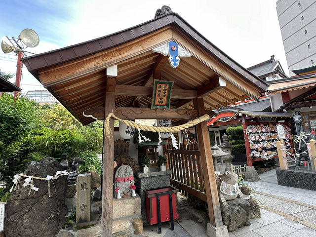 兵庫県尼崎市。大きな鳥居と遊具があります『尼崎えびす神社』