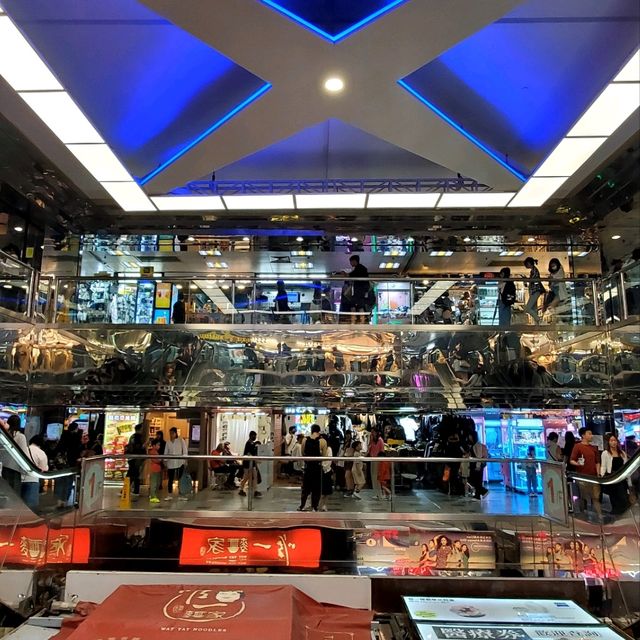 香港本土特色購物中心 眾多餐飲超值購物