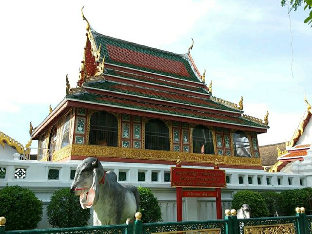 ด้วยศรัทธาเดินขึ้นภูเขาทอง  วัดสระเกศ
