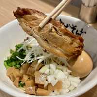 【大阪・京橋】人類みな麺類ブランドのまぜそば専門店「人類みなまぜそば京橋店」