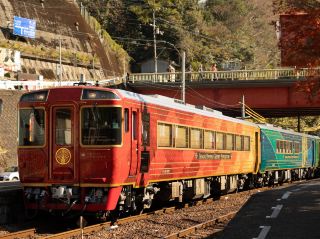 The Shikoku Sightseeing Train - Weaving Through Rapids and Canyons