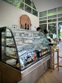 คาเฟ่มีคลาส ..บรรยากาศดีมีรสนิยม@ริมแม่น้ำกก 