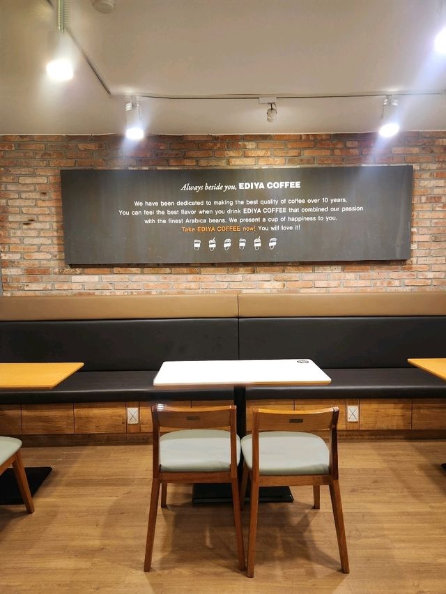 편안한 분위기의 감성카페 이디야커피 경산대평임당점👍