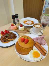 ⭐️  Mary's Cafe 