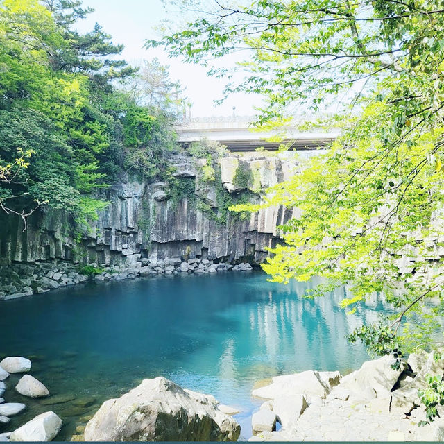 Cheonjeyeon Waterfall 