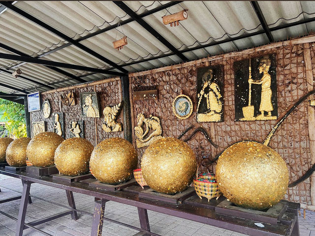 วัดสิรินธรวรารามภูพร้าว - ยลความงามวัดเรืองแสง