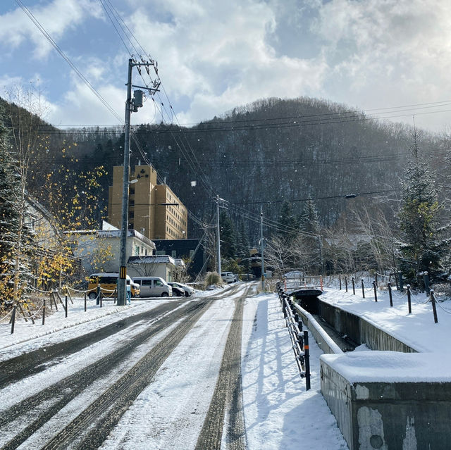 北海道「定山溪溫泉」夢幻的溫泉勝地!📸🔥 北海道「定山溪溫泉」夢幻的溫泉勝地!📸🔥