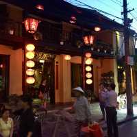 會安古城-融合多國風格的歴史古城，被評為世界文化遺產