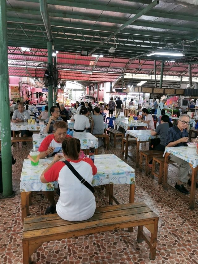 เดินเล่นเพลินๆชิลๆที่ตลาดน้ำวัดตะเคียน 