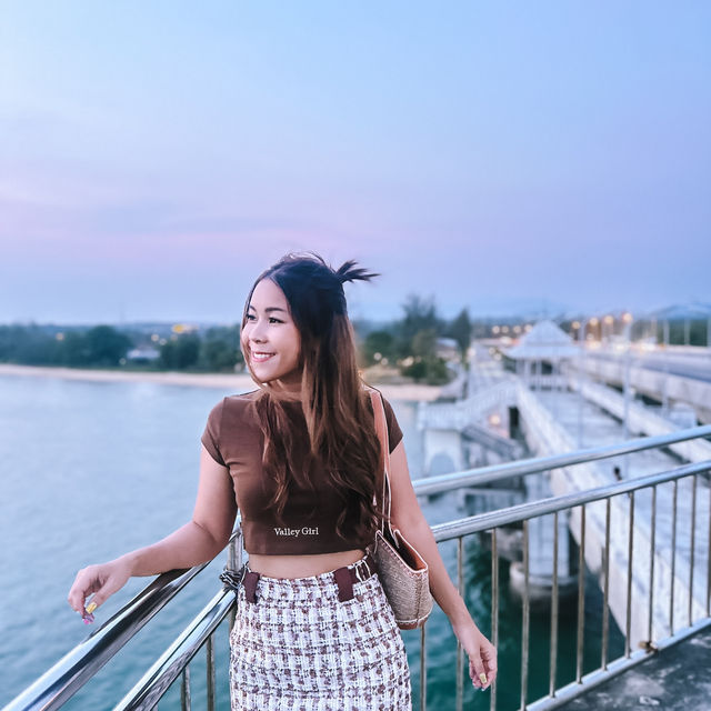 จุดชมวิวพระอาทิตย์ตกสะพานรักสารสิน