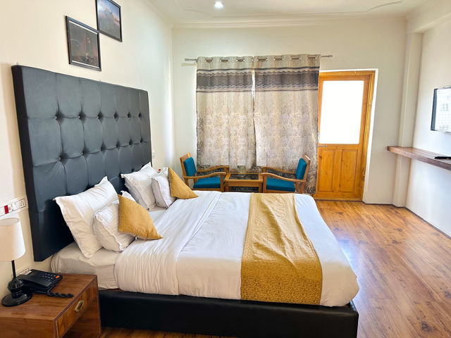 Hotel Hill Top โรงแรม Leh Ladake🇮🇳🌳