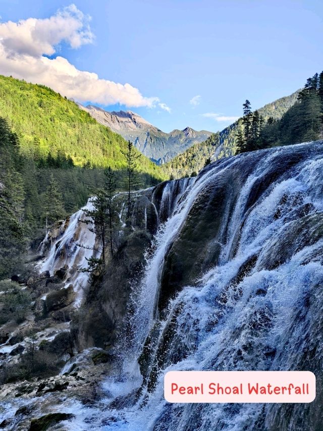4 Famous Waterfall You must see in Jiuzhauguo