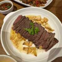 "เกียรตินิยม" ร้านอาหารไทยฟิวชั่น