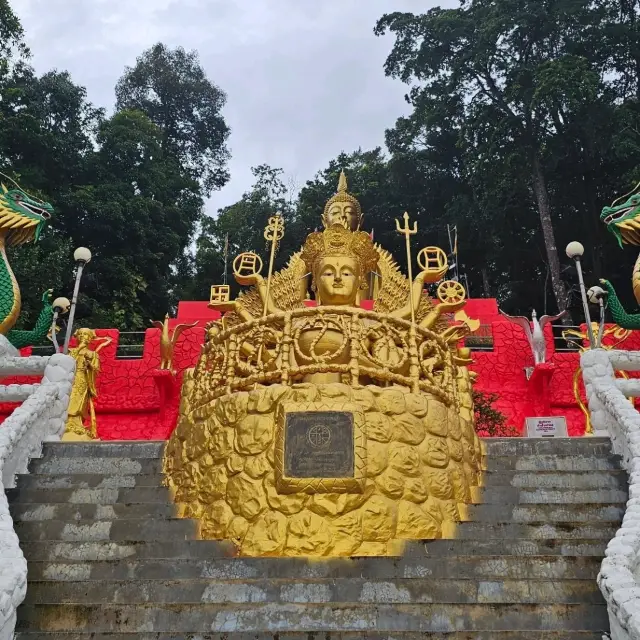 Wat Phu Khao Phra Maha Bodhisattva