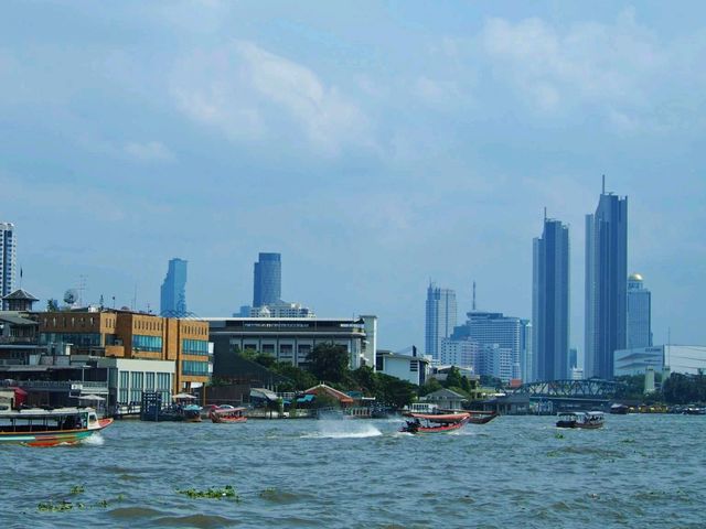 ล่องเรือไหว้พระกรุงเทพมหานคร