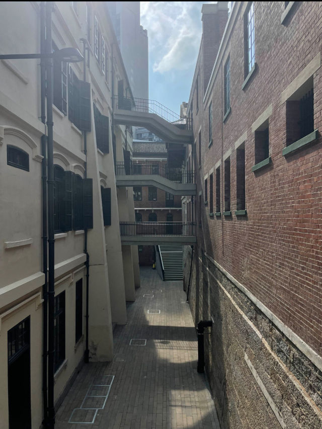 香港観光🇭🇰中環からすぐ！大館🏛️