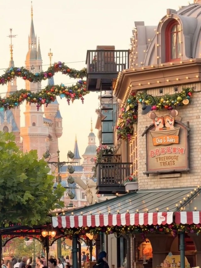 A Disney Christmas Wonderland: Shanghai Disneyland’s Holiday Magic
