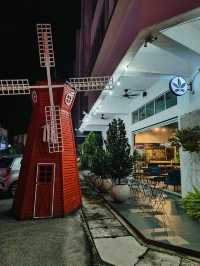 Brewing Festive Cheer: Christmas at Five Leaf Café