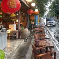 หมี่ ข้าวต้ม ร้านลับริมน้ำตัวเมืองกาญจนบุรี 