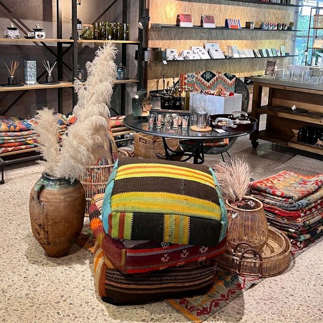 cafe and shop