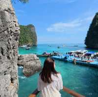 คาเฟ่ริมทะเลบนเกาะพีพี ลงเรือปุ๊บ เข้าคาเฟ่ได้เลย