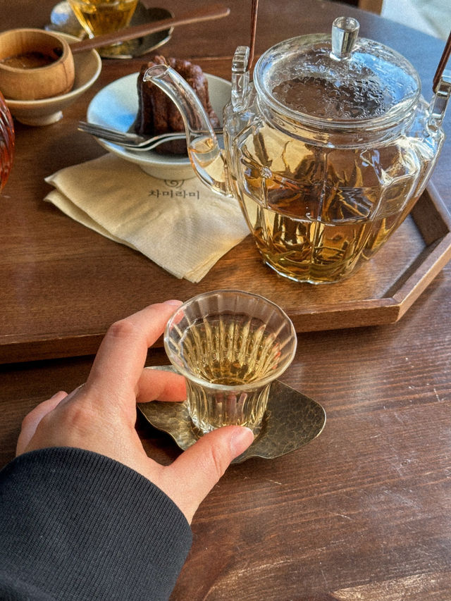 전주 한옥마을에서 즐기는 차 한잔의 여유
