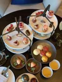 Strawberry Sweets and Stunning Views at Four Seasons Otemachi 