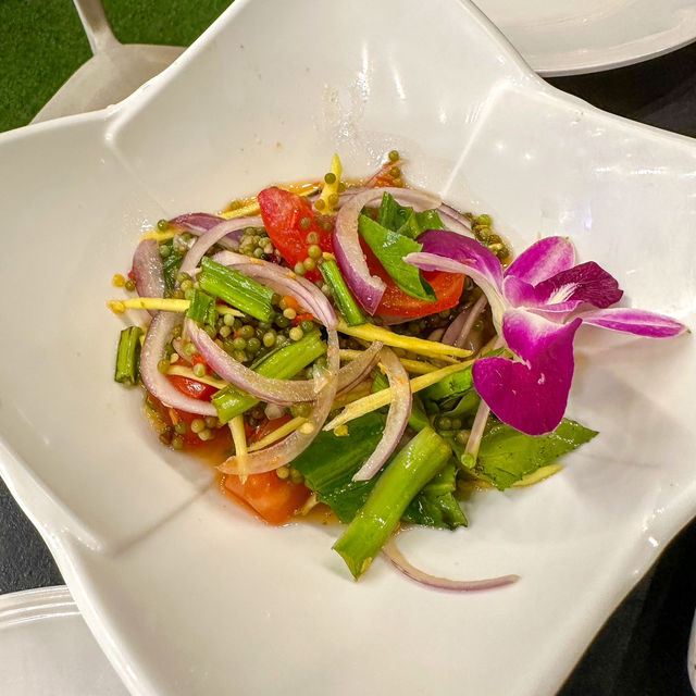 Vibe dinner 🍽️ ริมแม่น้ำเจ้าพระยา ที่ ภูkitchen