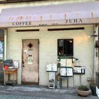 Coffee Time with Jazz at JUHA Café☕️