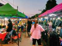 泰國董里當地著名的本地人夜市景點:Center Point Market，物美價廉，環境衛生乾淨