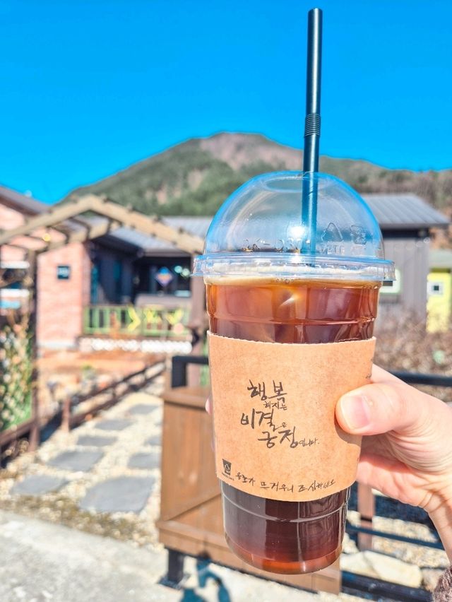 삼척에서 태백, 정선으로 넘어 가는 길에 만난 따수운 감성 카페