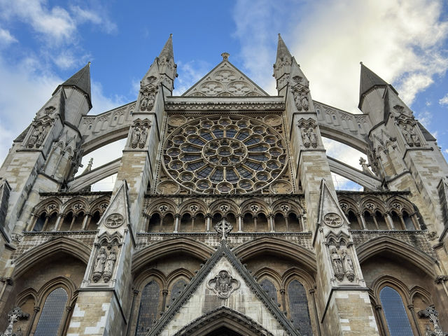 Westminster Abbey: A Journey Through British History and Majesty