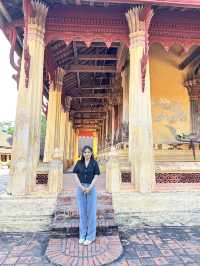 เที่ยวลาว แวะไหว้พระที่วัดสีสะเกต