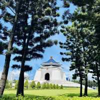 Discover the Majestic District Chang Kai-Shek Memorial Hall in Taipei