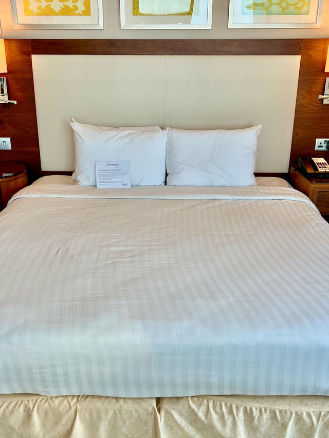 Residence Inn Kuwait City: A Luxurious Stay with Stunning Views🌴