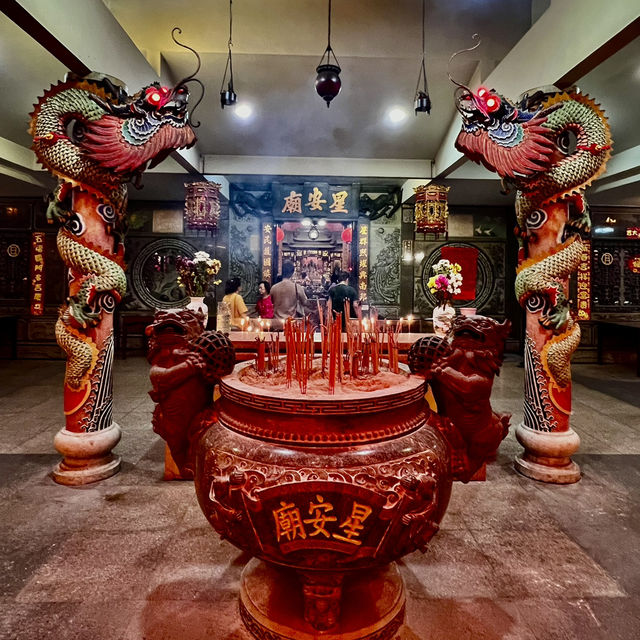 Seeking blessings at Xing’an Temple in Batu 11 Cheras