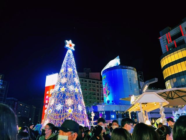 🏢 統一時代百貨——台北東區的購物與美食天堂