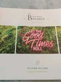 Experience Relaxed Dining experience: Bora Bora Botanist