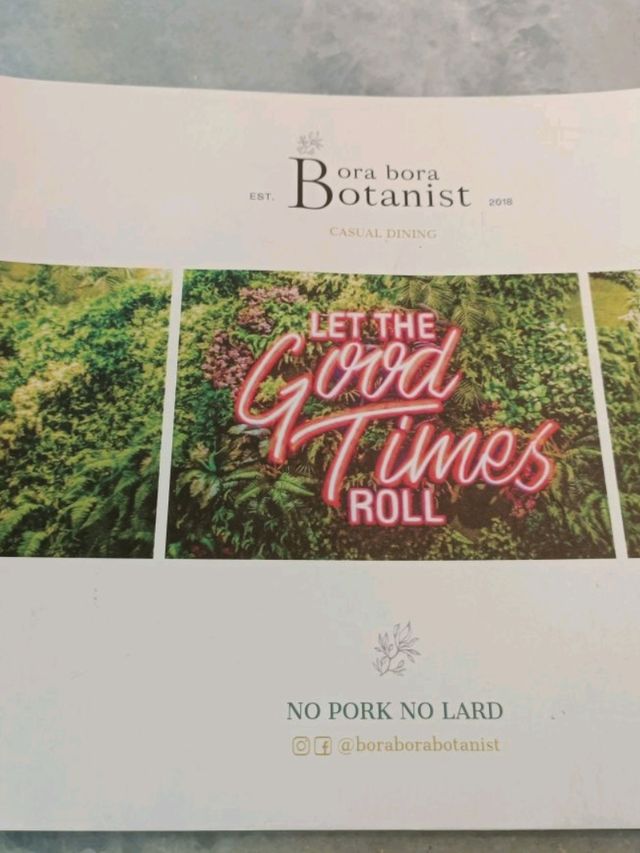 Experience Relaxed Dining experience: Bora Bora Botanist