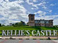 凱莉古堡（Kellie’s Castle）位於馬來西亞霹靂州怡保，是一座充滿神秘色彩的未完成城堡，擁有英國殖民時期的建築風格和各種靈異傳說。